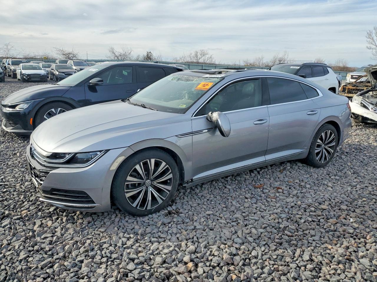 2020 Volkswagen Arteon SEL, VIN WVWCR7AN3LE017873 — Roof