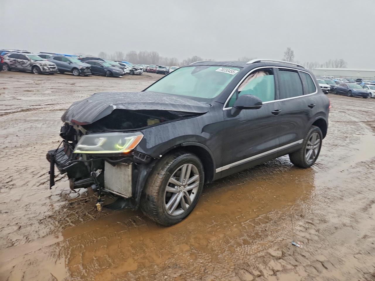 2016 Volkswagen Touareg Sport, VIN WVGEP9BP0GD005360 — Front end