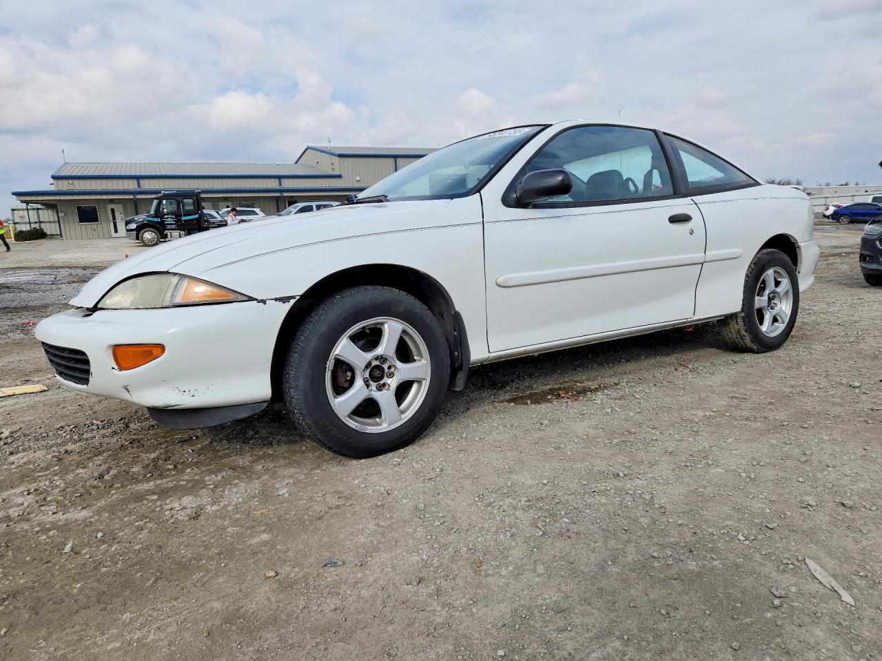 1999 Chevrolet Cavalier, VIN 1G1JC1245X7180040 — Side