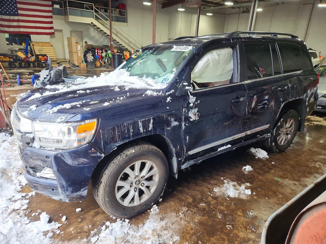 2019 Toyota Land Cruiser, VIN JTMCY7AJ1K4079700 — Front end
