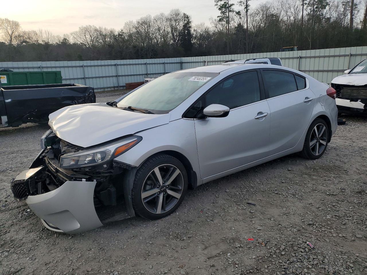 2017 Kia Forte EX, VIN 3KPFL4A84HE057169 — Front end
