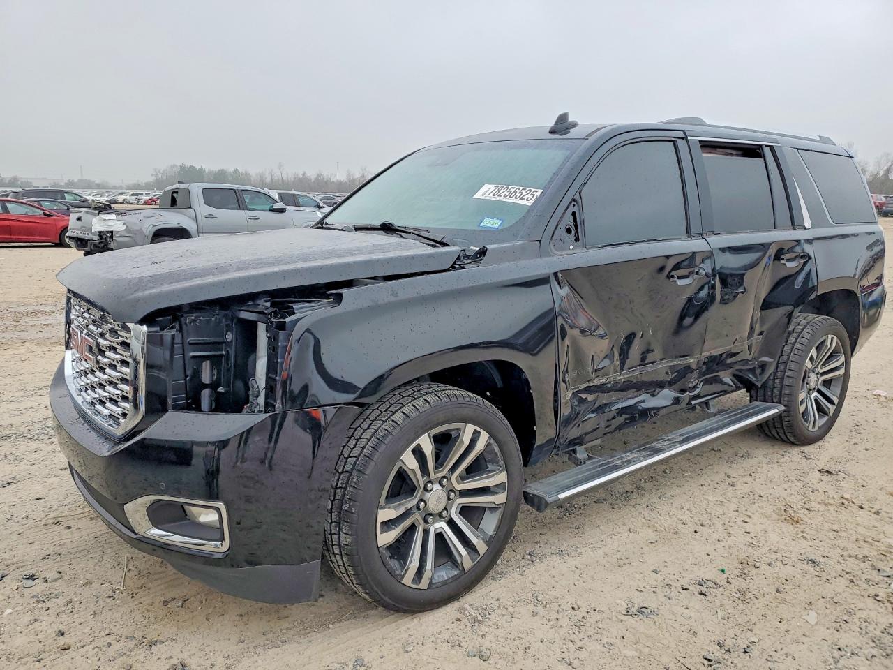 2017 GMC Yukon Denali, VIN 1GKS1CKJ7HR195748 — Side