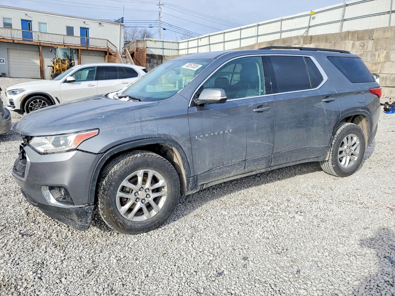 2019 Chevrolet Traverse LT Cloth, VIN 1GNERGKW7KJ149340 — Front end