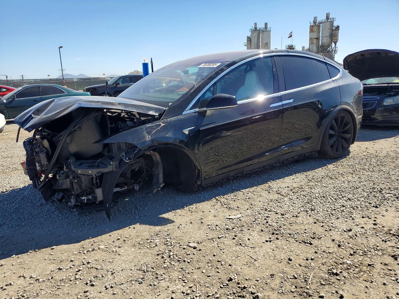 2019 Tesla Model X P100D, VIN 5YJXCBE4XKF190732 — Front end