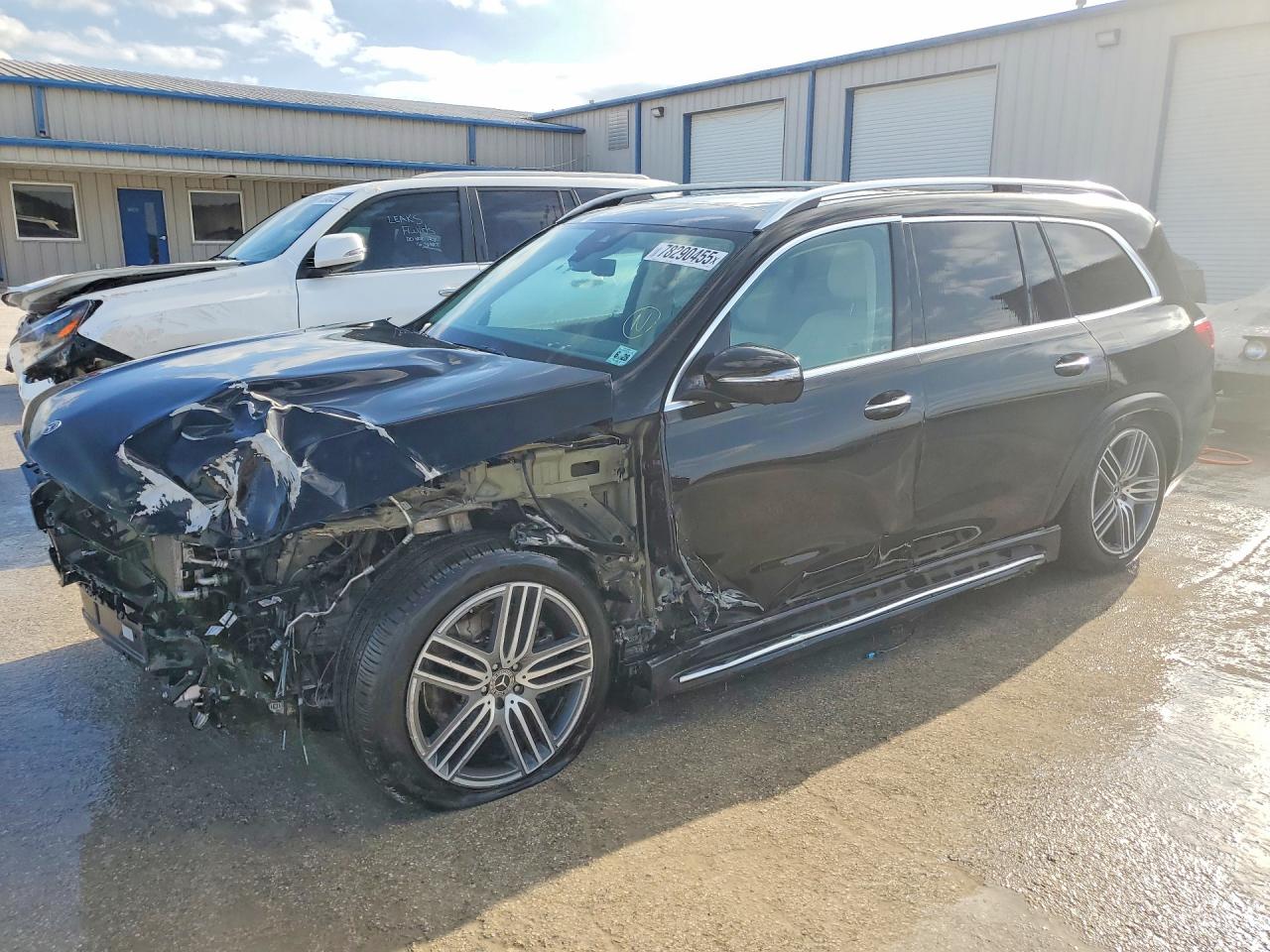 2023 Mercedes-Benz GLS 450, VIN 4JGFF5KEXPB011001 — Front end
