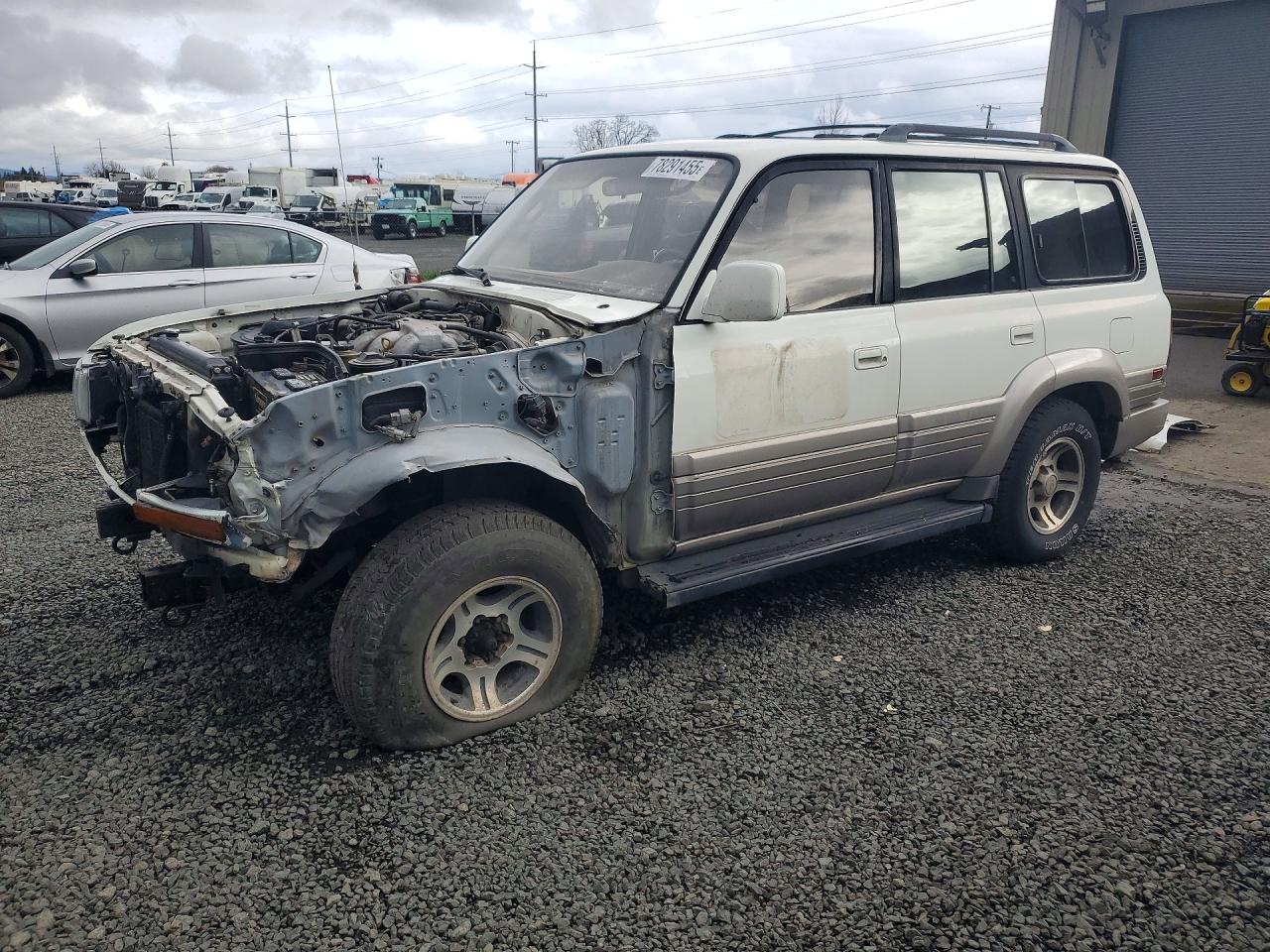 1997 Lexus LX 450, VIN JT6HJ88J0V0173852 — Front end