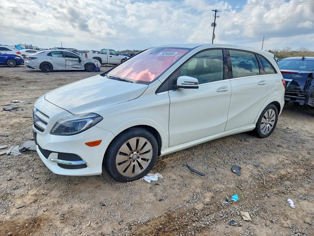 2016 Mercedes-Benz B Electric Drive, VIN WDDVP9AB8GJ008959 — Normal wear