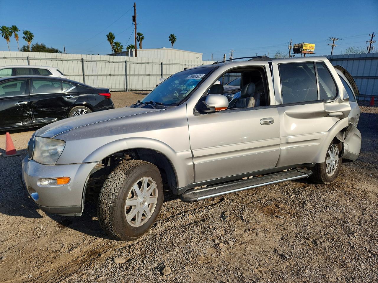 2005 Buick Rainier CXL, VIN 5GADT13S952170480 — Rear end