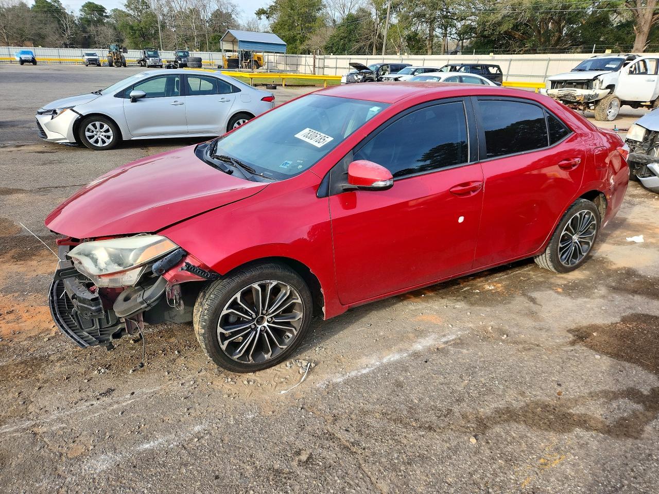 2015 Toyota Corolla LE, VIN 2T1BURHE5FC385717 — Front end