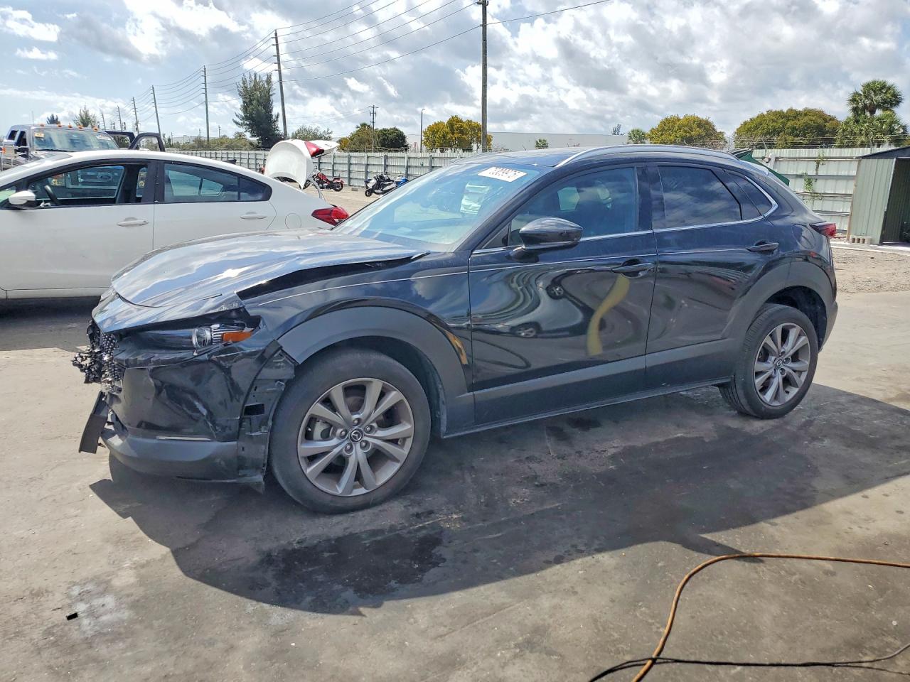 2023 Mazda CX-30 S Premium, VIN 3MVDMBDM6PM533250 — Front end