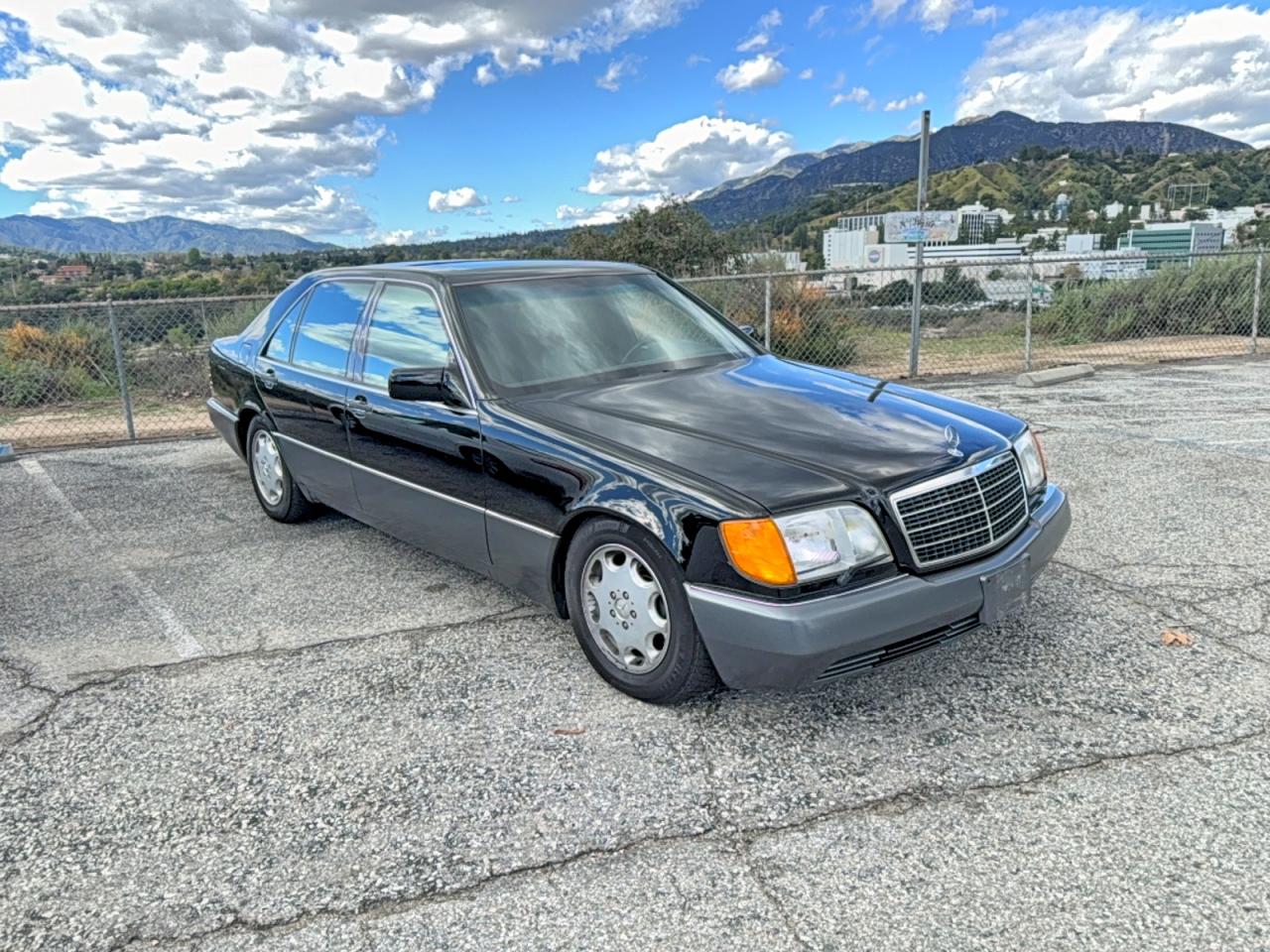 1994 Mercedes-Benz S 320, VIN WDBGA43E5RA168104 — Minor dents and scratches