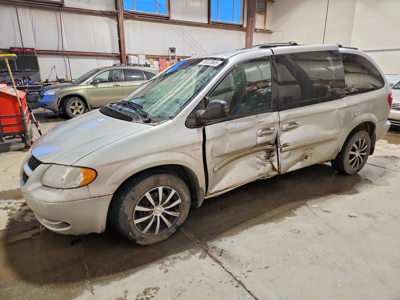 2004 Dodge Caravan SE, VIN 1D4GP24R54B583208 — Бок