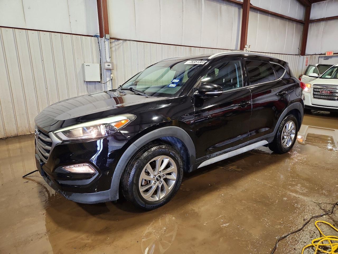 2017 Hyundai Tucson SE, VIN KM8J3CA4XHU474326 — Front end