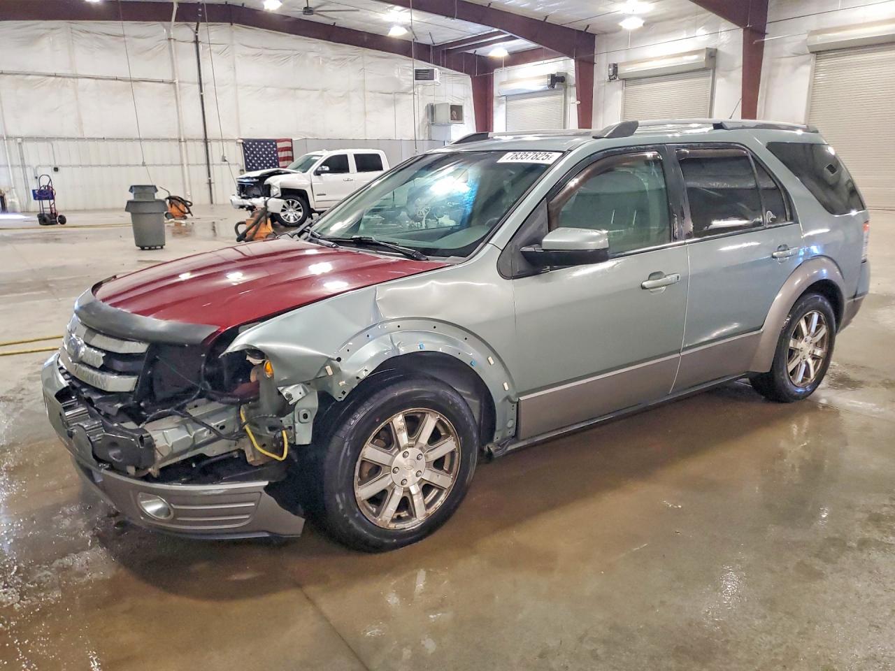 2008 Ford Taurus X SEL, VIN 1FMDK05W38GA12957 — Front end