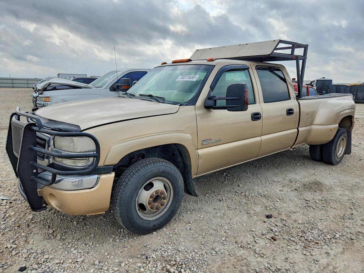 2004 GMC Sierra 3500 SLT, VIN 1GTJC33184F132878 — Rear end