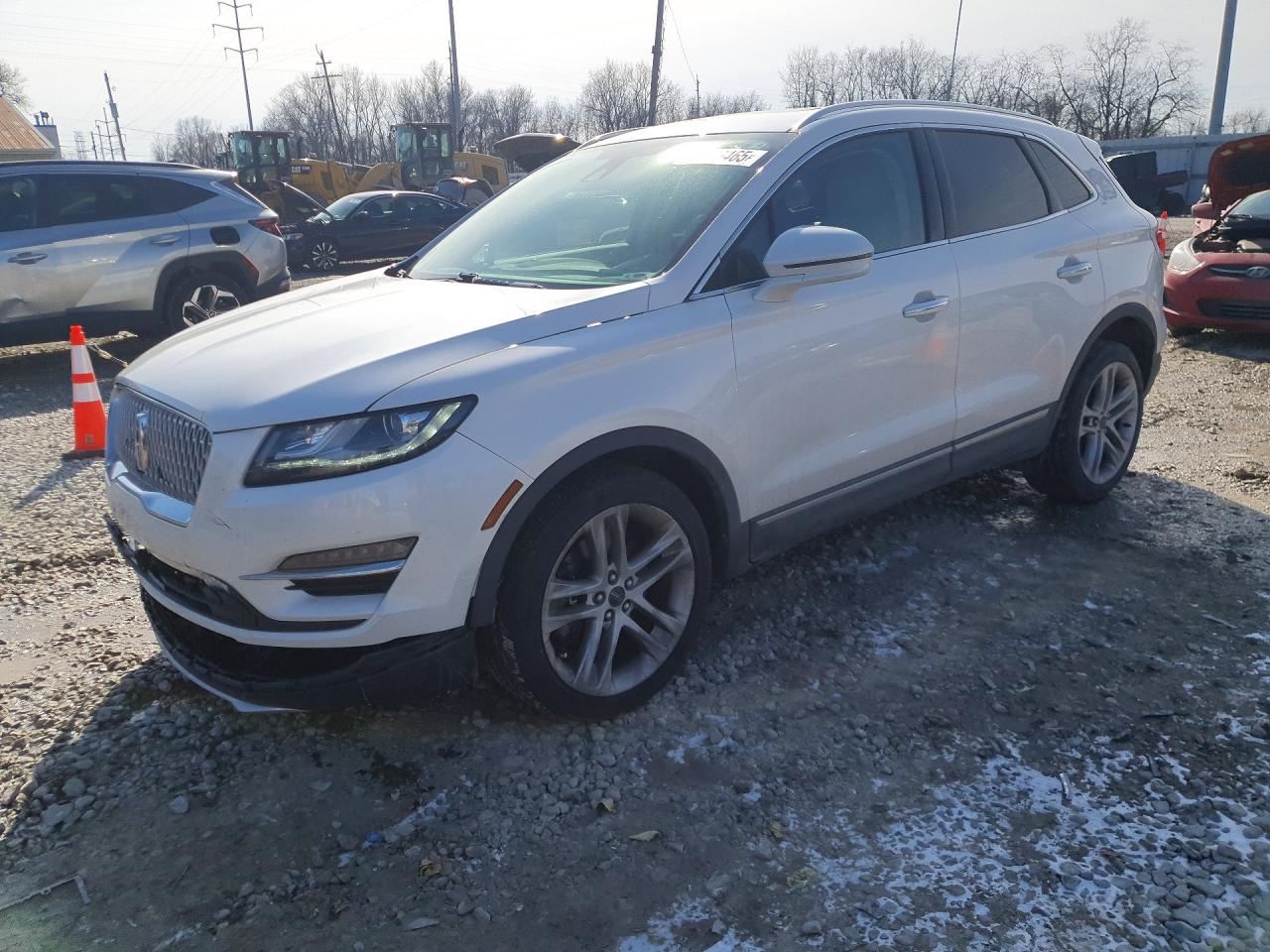 2019 Lincoln MKC Reserve, VIN 5LMCJ3D99KUL52535 — Front end