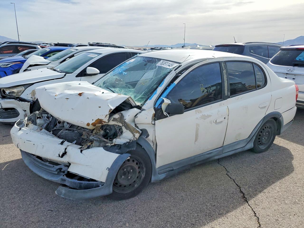 2002 Toyota ECHO, VIN JTDBT123525023602 — Front end