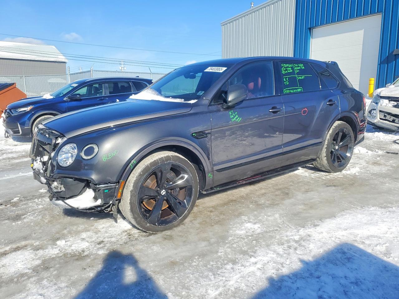 2018 Bentley Bentayga Signature, VIN SJAAC2ZV6JC019644 — Front end