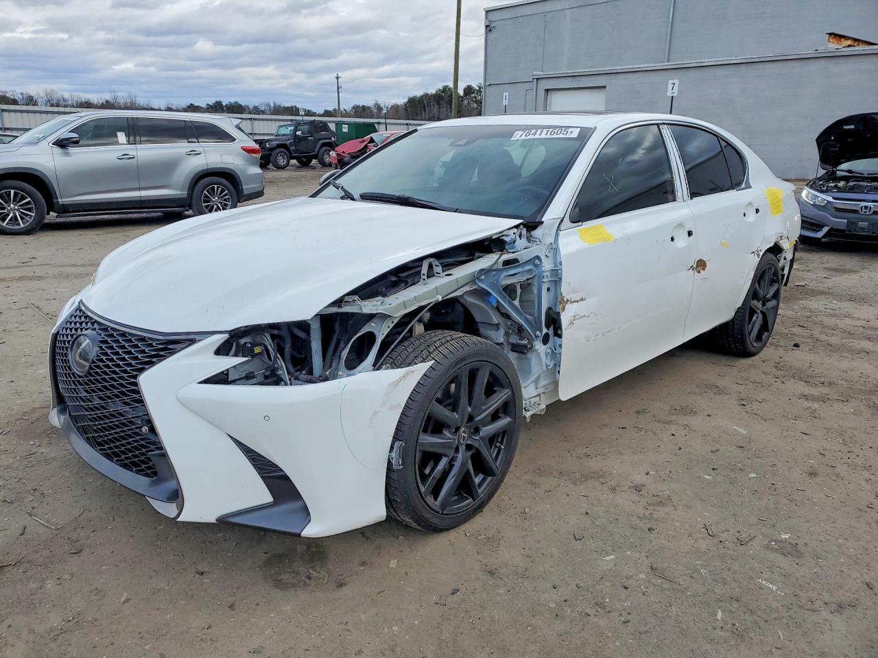 2020 Lexus GS, VIN JTHGZ1CL8LA013169 — Перед