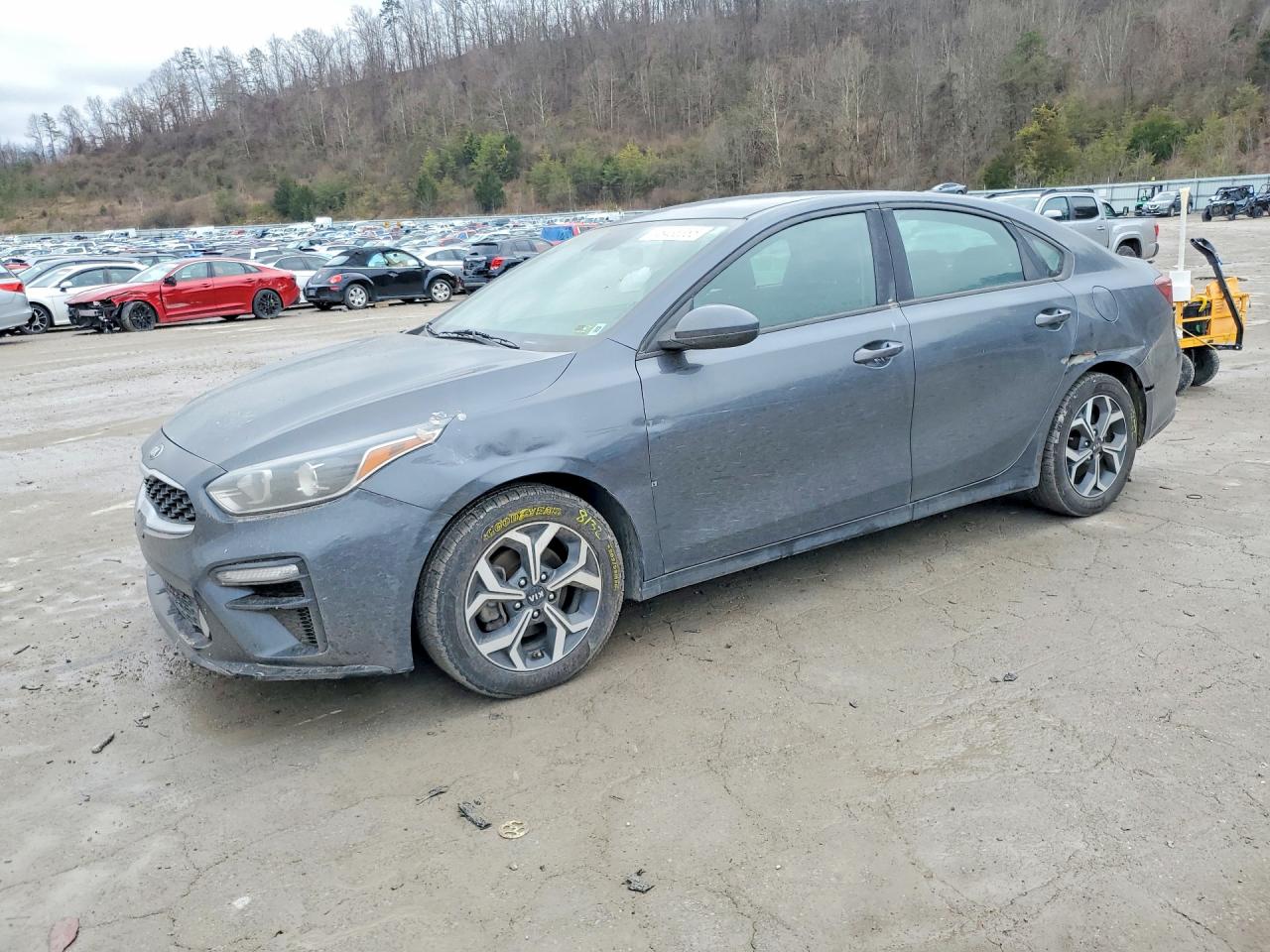 2021 Kia Forte LXS, VIN 3KPF24AD0ME285177 — Front end