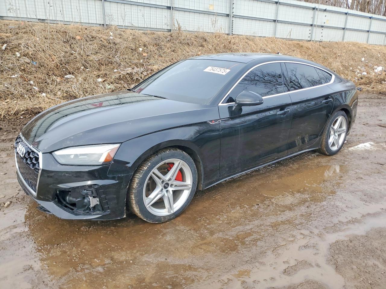 2022 Audi A5 Sportback S line Premium Plus, VIN WAUFACF54NA013117 — Бок