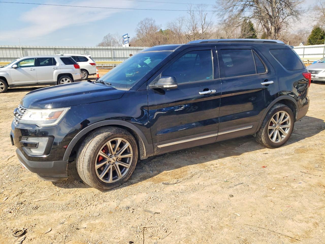 2017 Ford Explorer Limited, VIN 1FM5K7F81HGB81095 — Front end