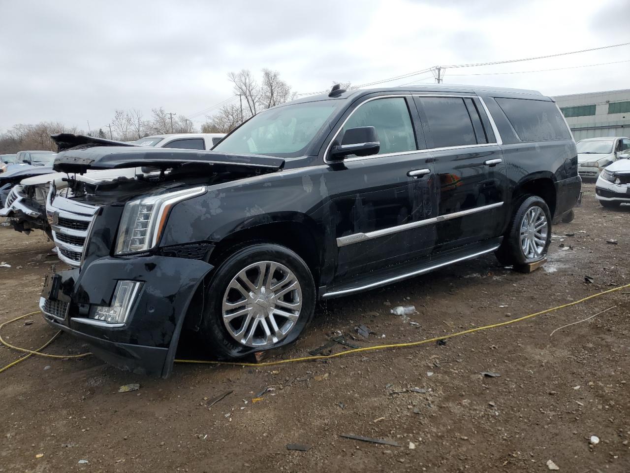 2017 Cadillac Escalade ESV, VIN 1GYS4GKJ6HR339309 — Front end
