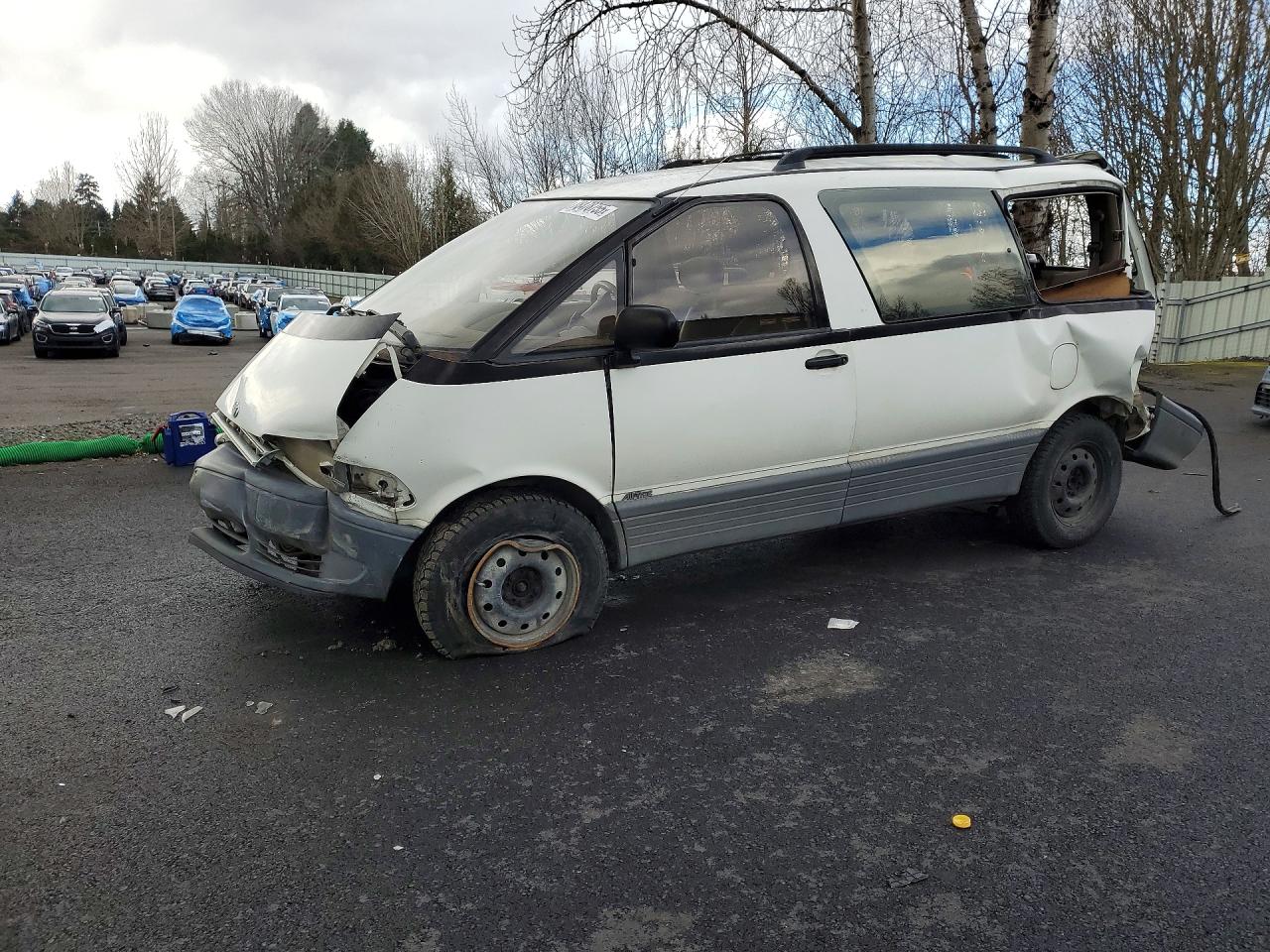 1995 Toyota Previa, VIN JT3AC24S0S1043659 — Rear end