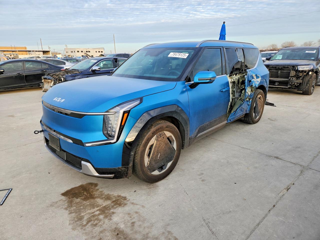 2024 Kia EV9 Land, VIN KNDADFS56R6028917 — Side