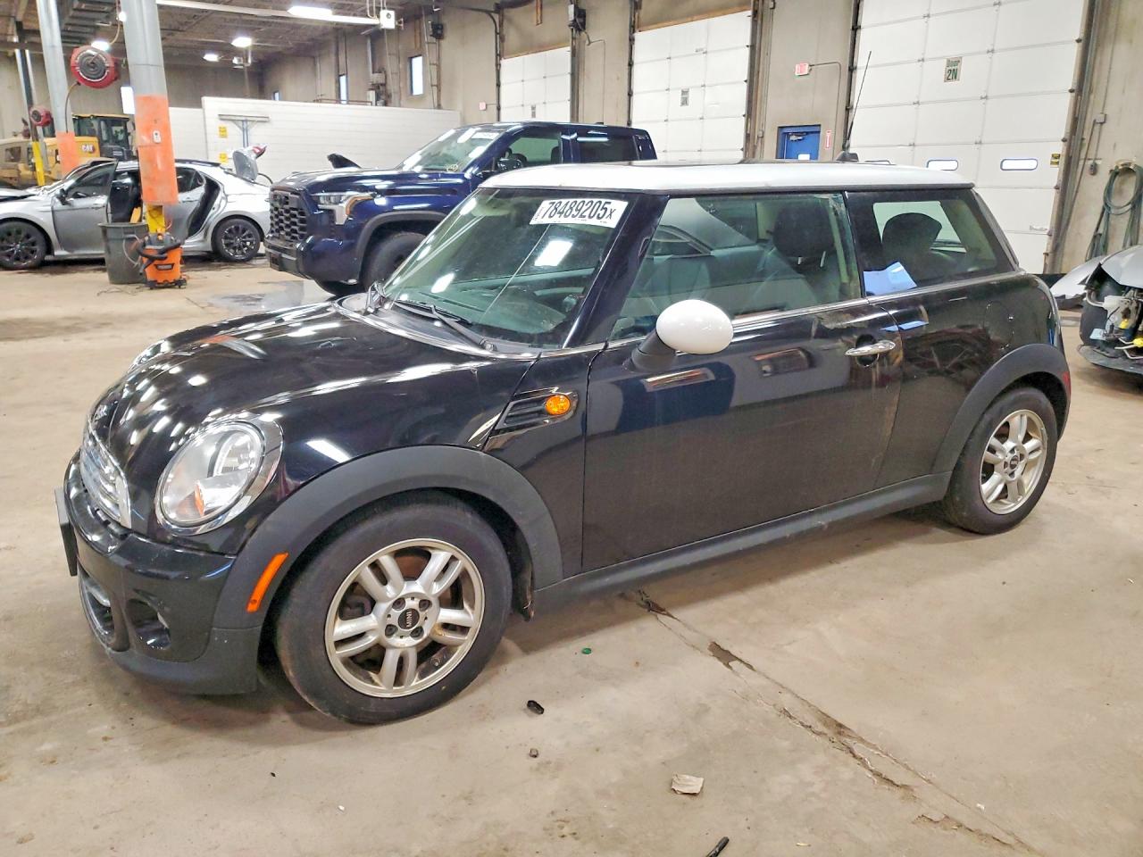 2012 MINI Hardtop, VIN WMWSU3C52CT262043 — Механическое