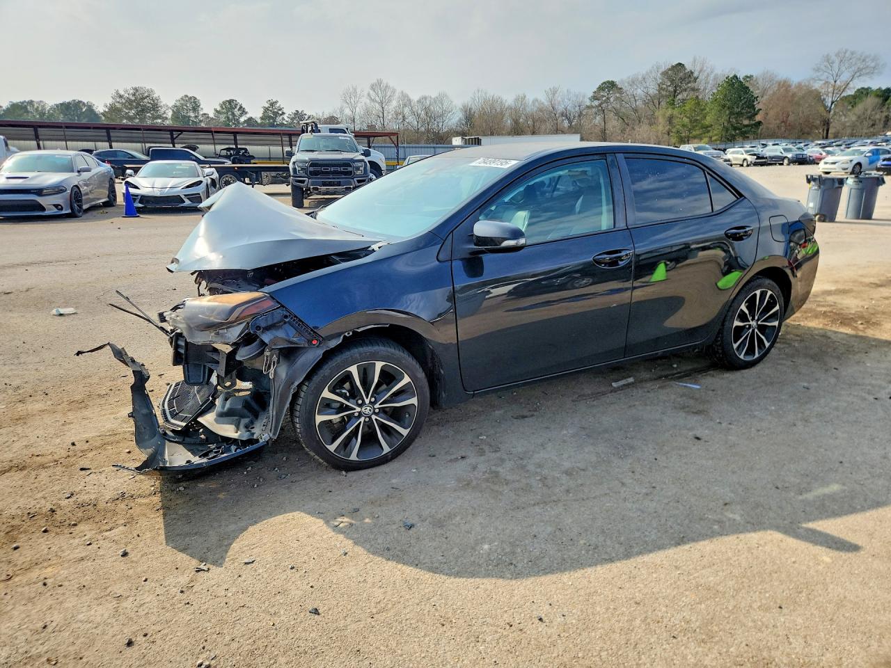 2018 Toyota Corolla SE, VIN 5YFBURHE4JP808599 — Front end