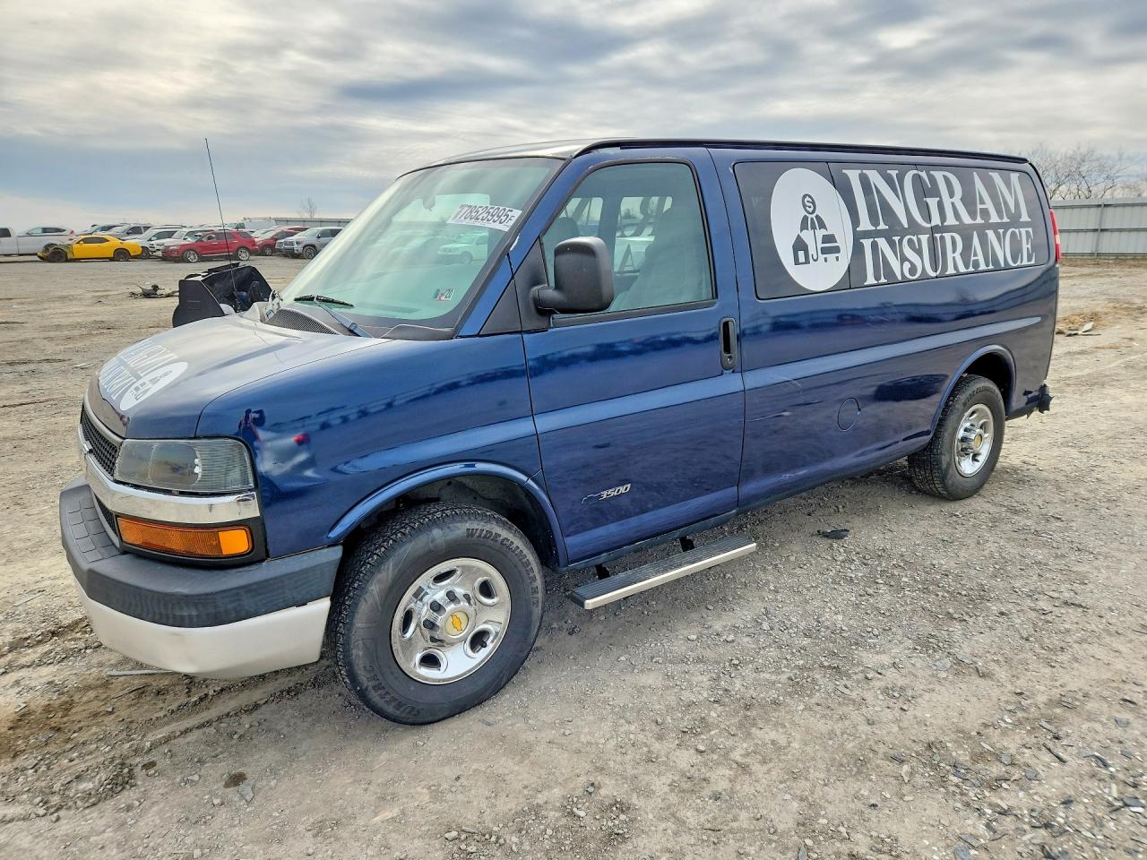 2005 Chevrolet Express Passenger, VIN 1GAHG35UX51188399 — Rear end