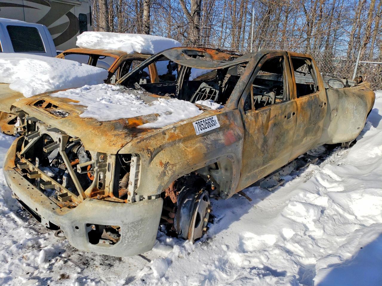 2018 GMC Sierra 3500HD Denali, VIN 1GT42YEY1JF194013 — Burn