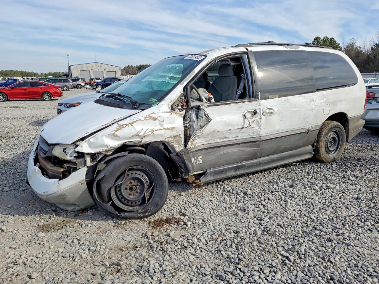 1996 Dodge Caravan LE, VIN 1B4GP54R9TB323873 — Front end