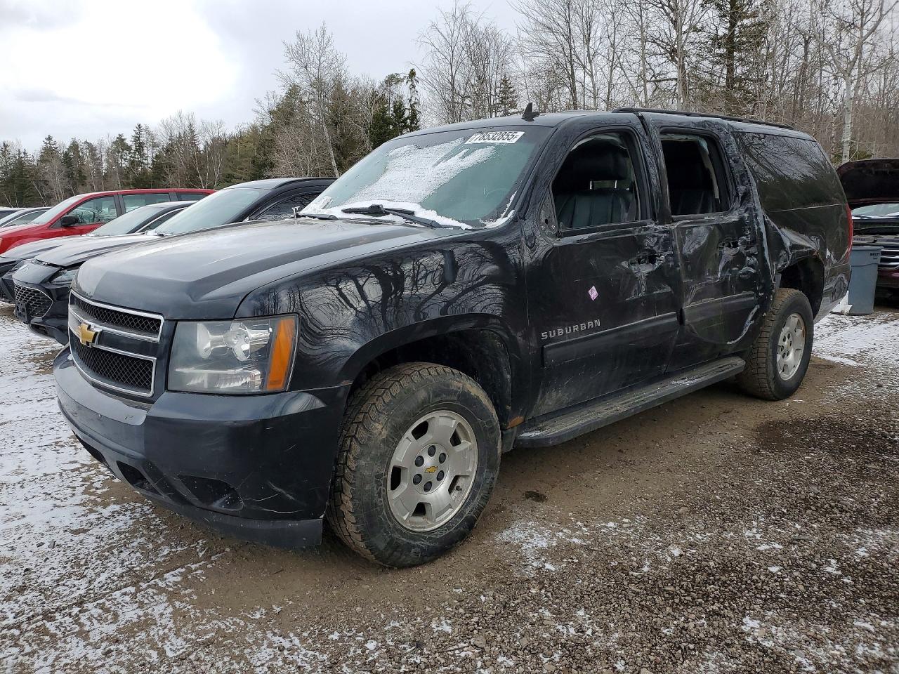 2014 Chevrolet Suburban LS, VIN 1GNSKHE71ER100822 — Side