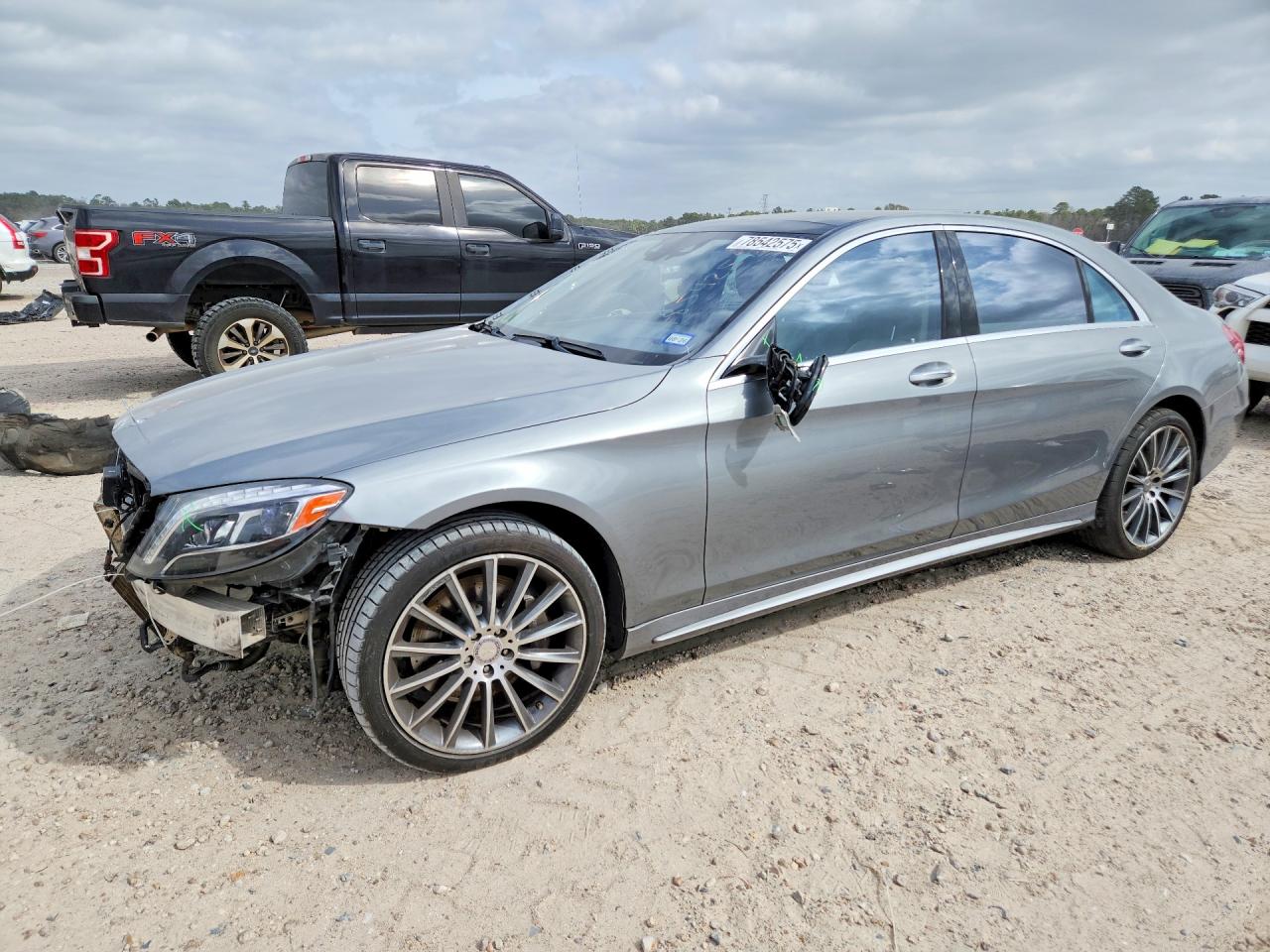 2015 Mercedes-Benz S 550, VIN WDDUG8CB8FA104799 — Auction photo