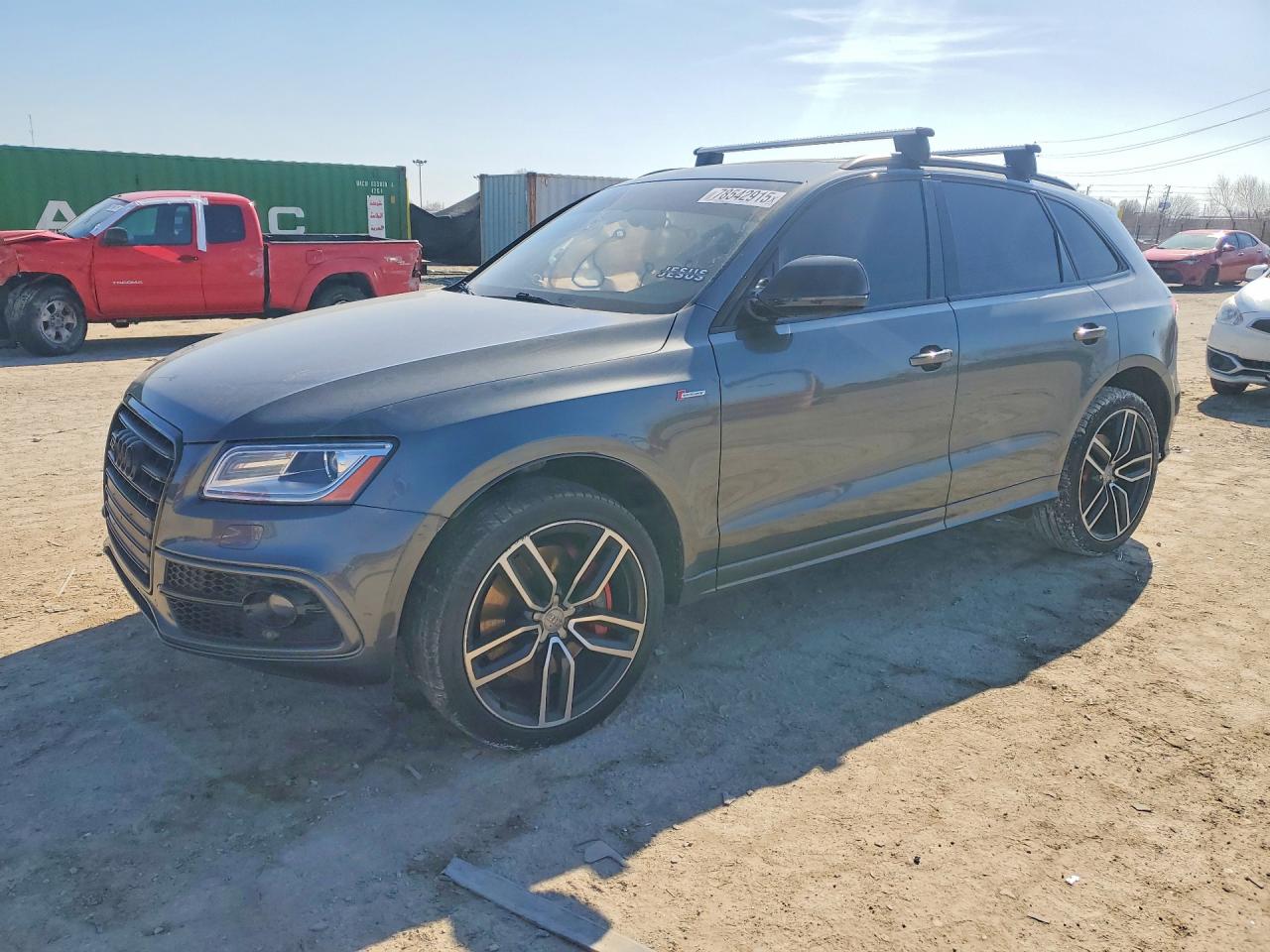 2017 Audi SQ5 Premium Plus, VIN WA1CCAFP5HA039830 — Бок