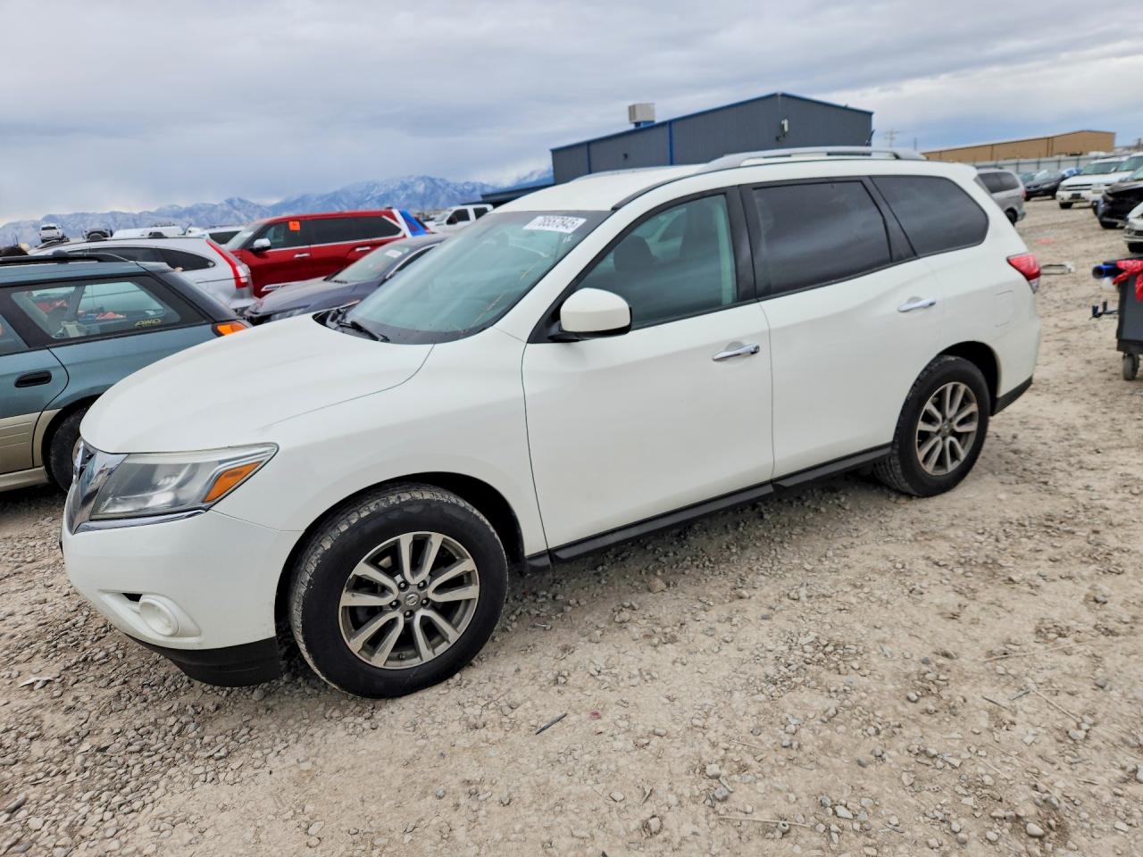 2014 Nissan Pathfinder Platinum, VIN 5N1AR2MM5EC723492 — Missing or altered VIN