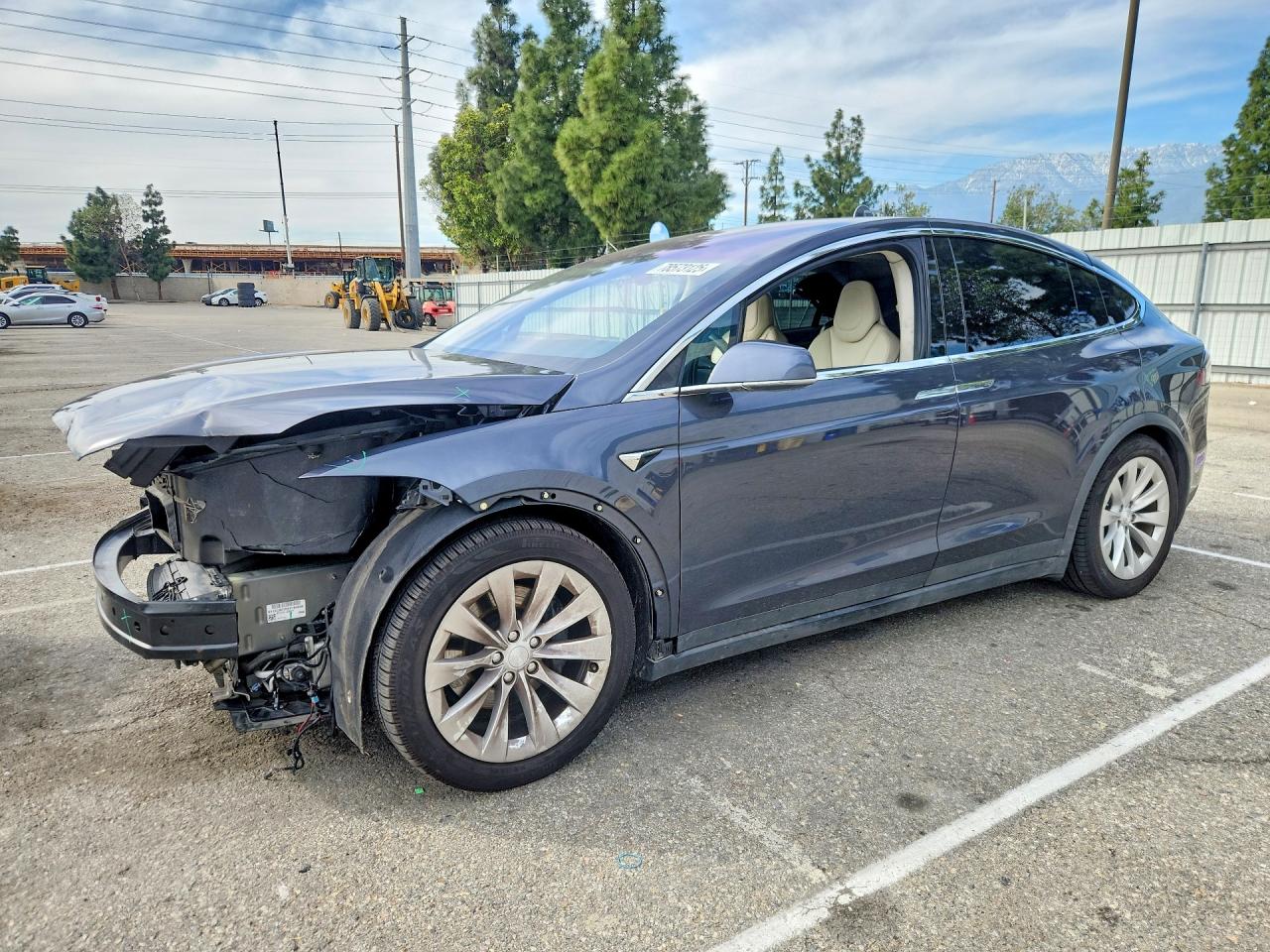 2019 Tesla Model X 75D, VIN 5YJXCAE20KF184656 — Front end