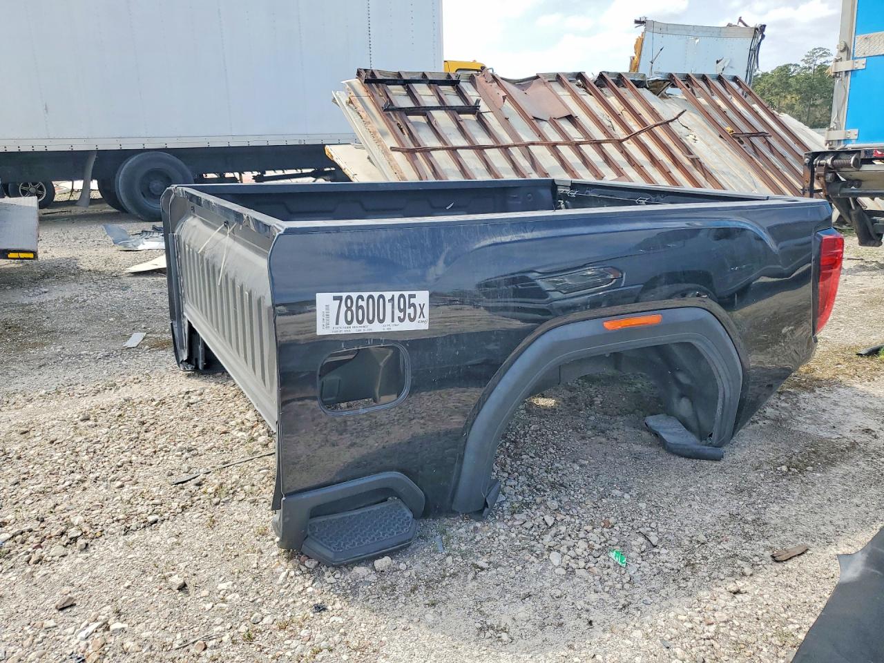 2022 GMC Sierra 2500HD Denali, VIN 1GT49REY2NF148794 — Stripped