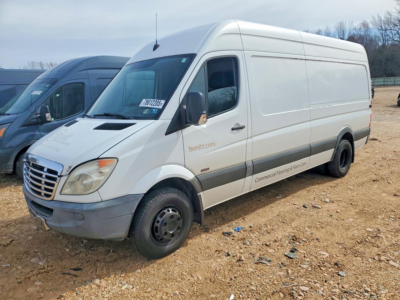 2011 Freightliner Sprinter, VIN WDYPF1CCXB5519320 — Front end