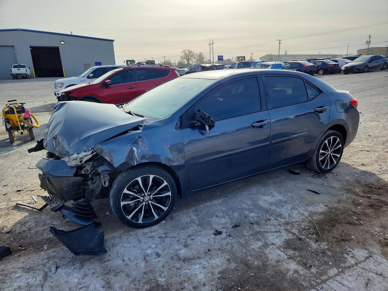 2018 Toyota Corolla SE, VIN 5YFBURHE1JP815851 — Front end