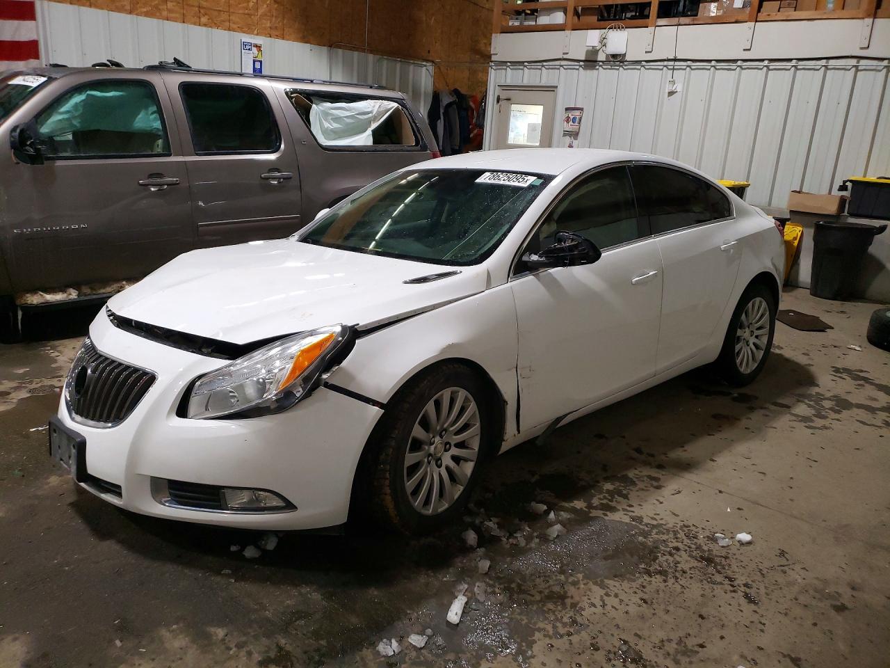 2012 Buick Regal, VIN 2G4GR5EK1C9140267 — Перед