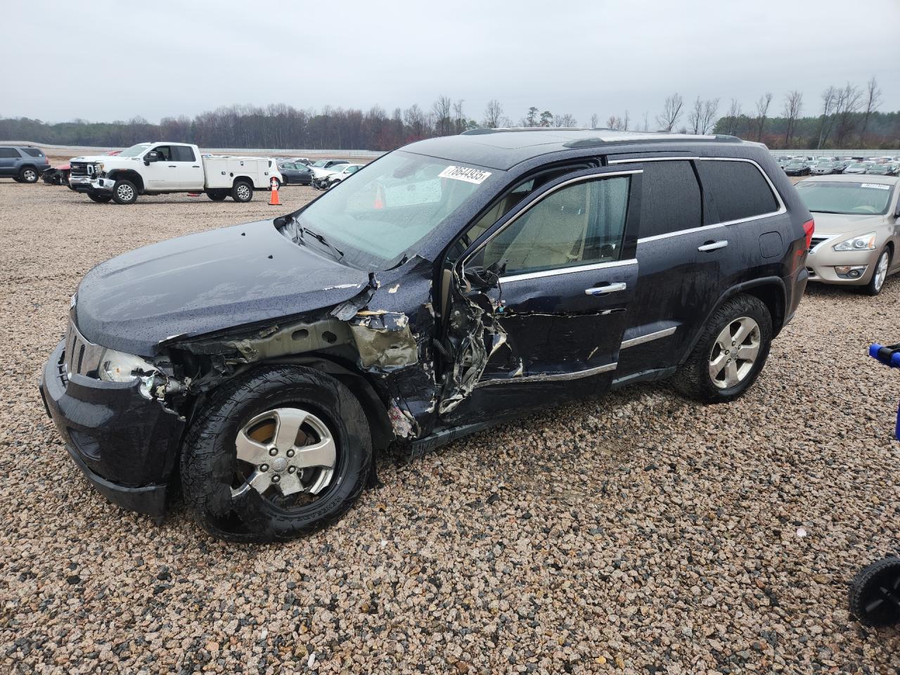 2011 Jeep Grand Cherokee Limited, VIN 1J4RR5GG1BC672688 — Front end