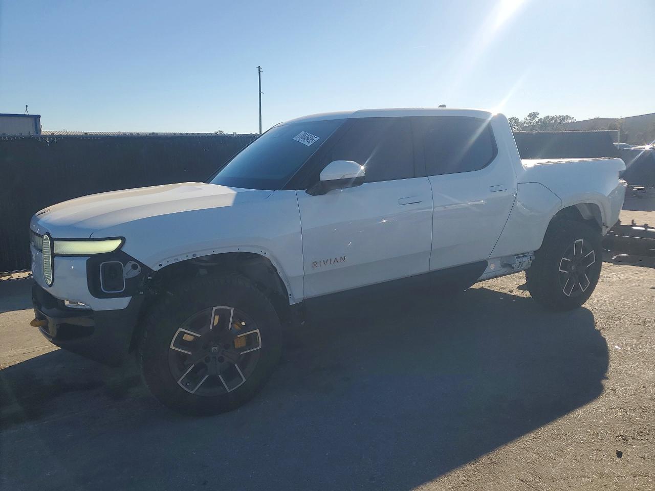 2023 Rivian R1T Adventure, VIN 7FCTGAAA4PN019518 — Rear end