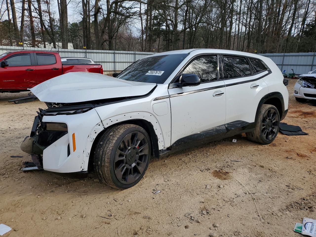 2025 BMW XM, VIN 5YM23CS07S9X65579 — Front end