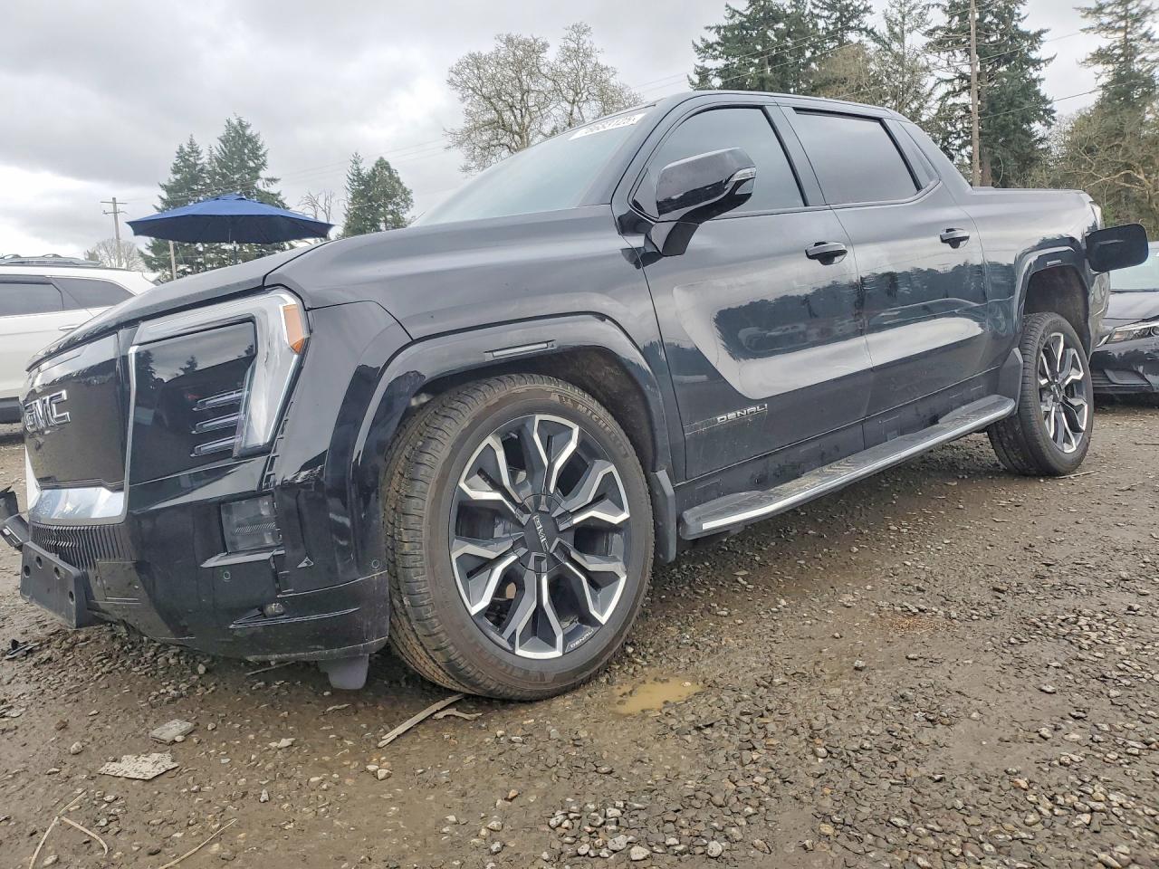 2025 GMC Sierra EV Extended Range Denali, VIN 1GT10MED4SU408472 — Front end