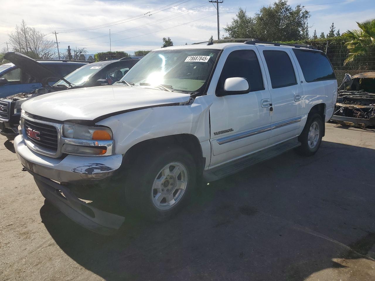 2005 GMC Yukon XL SLT, VIN 1GKFK16Z85J177546 — Front end