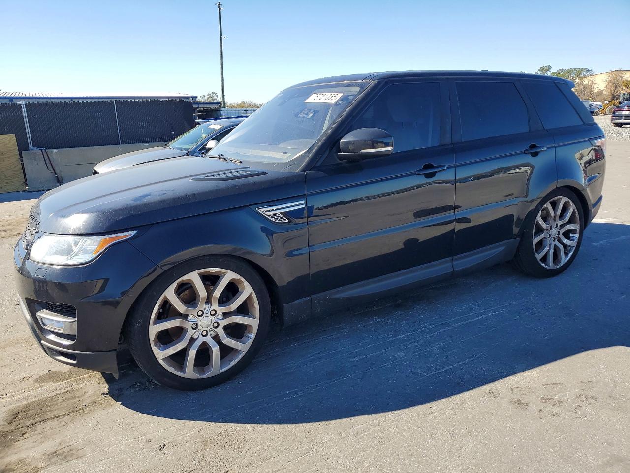 2017 Land Rover Range Rover Sport HSE, VIN SALWR2FV9HA684513 — Minor dents and scratches