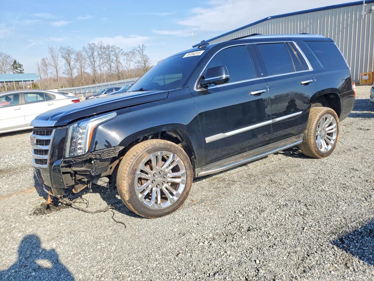 2018 Cadillac Escalade Luxury, VIN 1GYS4BKJ8JR288498 — Front end